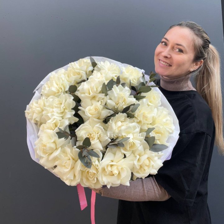 25 Белых французских роз Вайт найс в Уфе