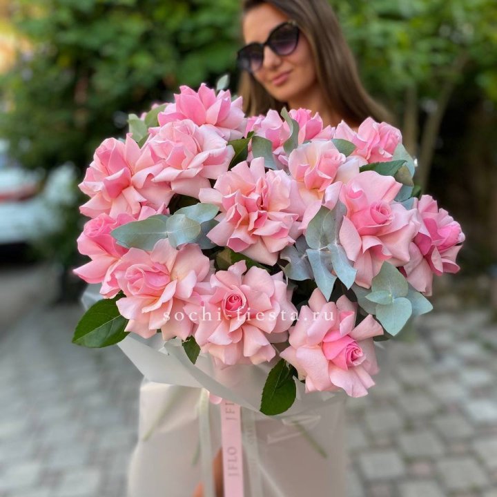 17 Розовых  французских роз в Уфе