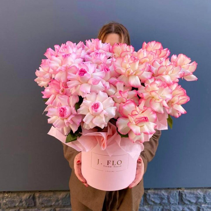 25 Французских роз микс в боксе в Уфе