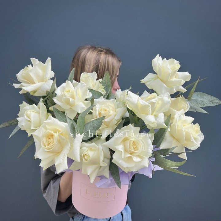 15 Французских роз в боксе в Уфе