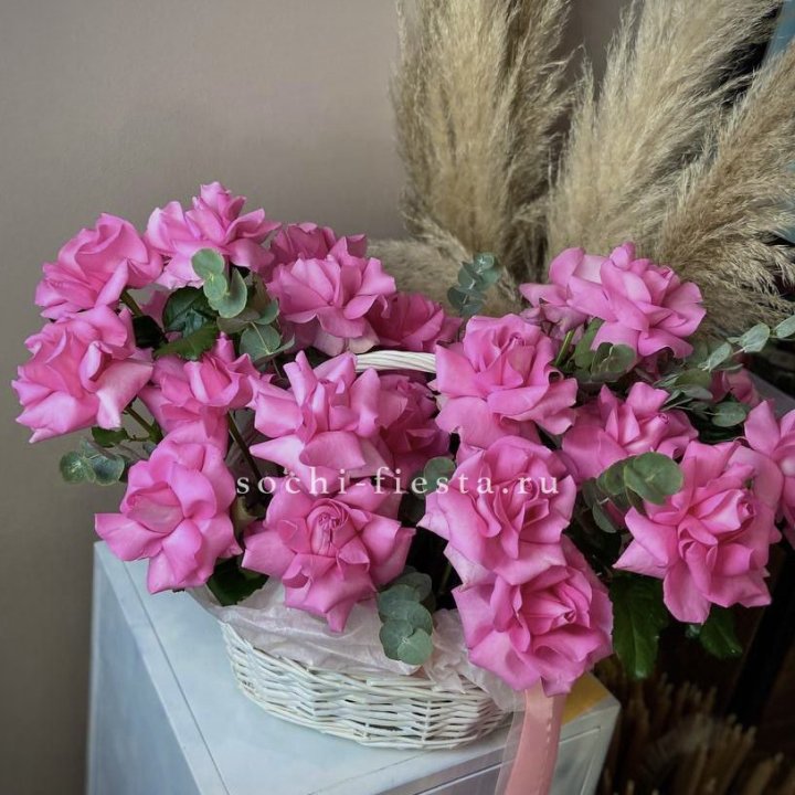 25 роз в цветочной корзине Пинк в Уфе