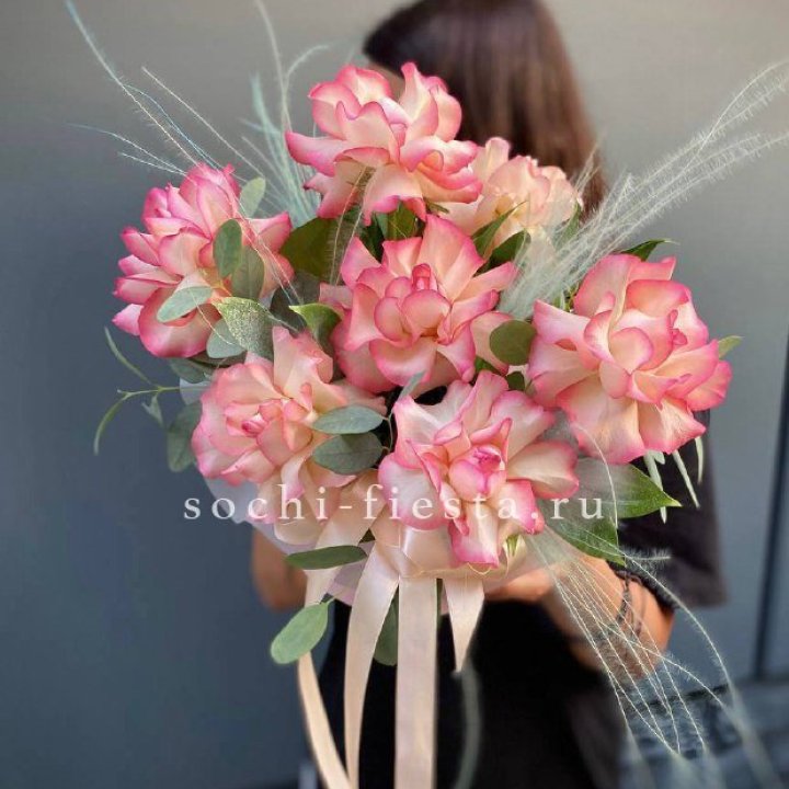 9 Французских роз Джумилия в боксе в Уфе