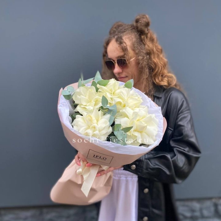 5 Белых французских роз в Уфе