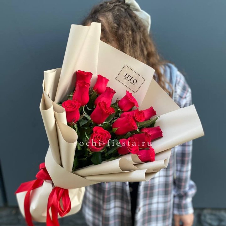 15 красных роз в Уфе