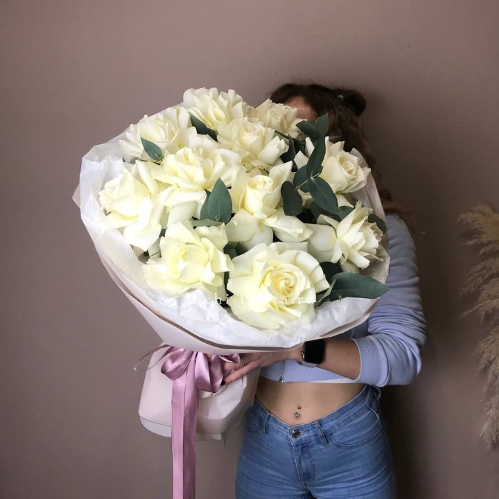 11 Белых французских роз "Вайт найс" в Уфе