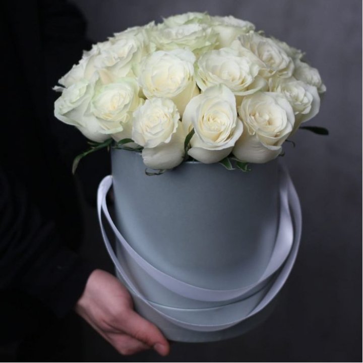 15 белых роз в цилиндре в Уфе