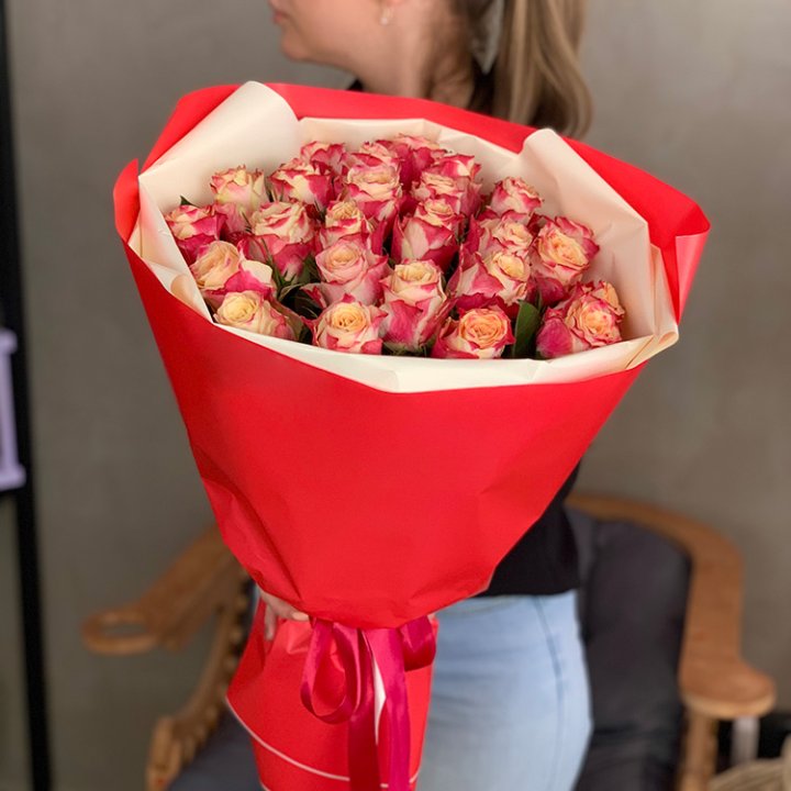 Букет роз Chapeau в Уфе