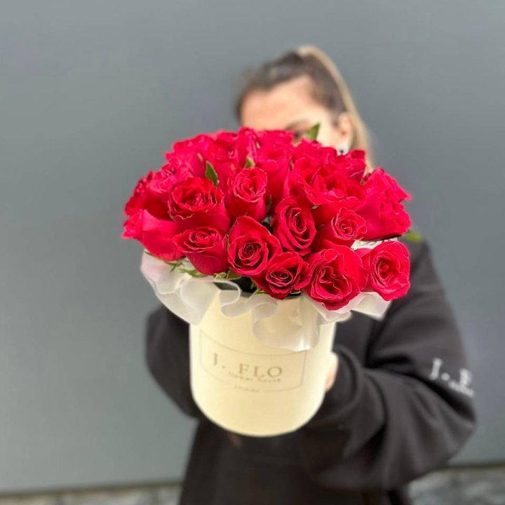 27 кенийских роз в боксе в Уфе