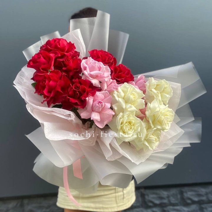 Микс из 17 роз в Уфе