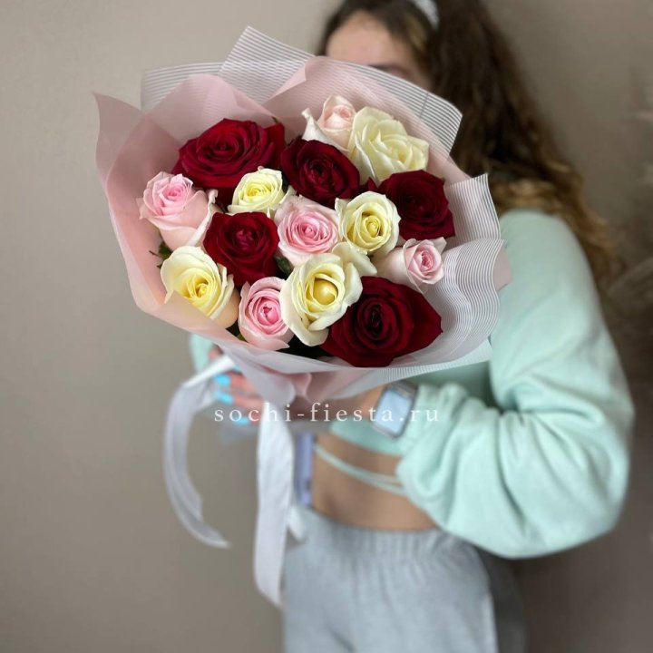 15 роз "Карусель" в Уфе