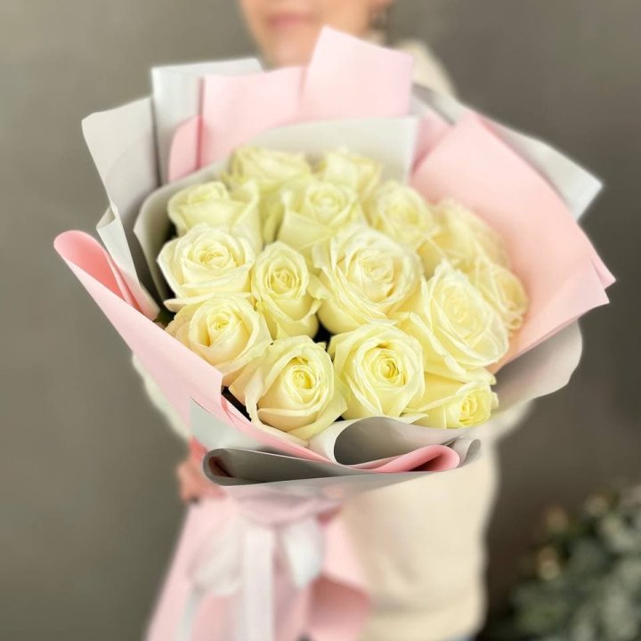 15 белых роз пудра в Уфе