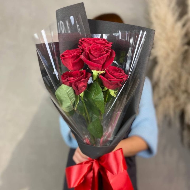 5 роз ред наоми в Уфе