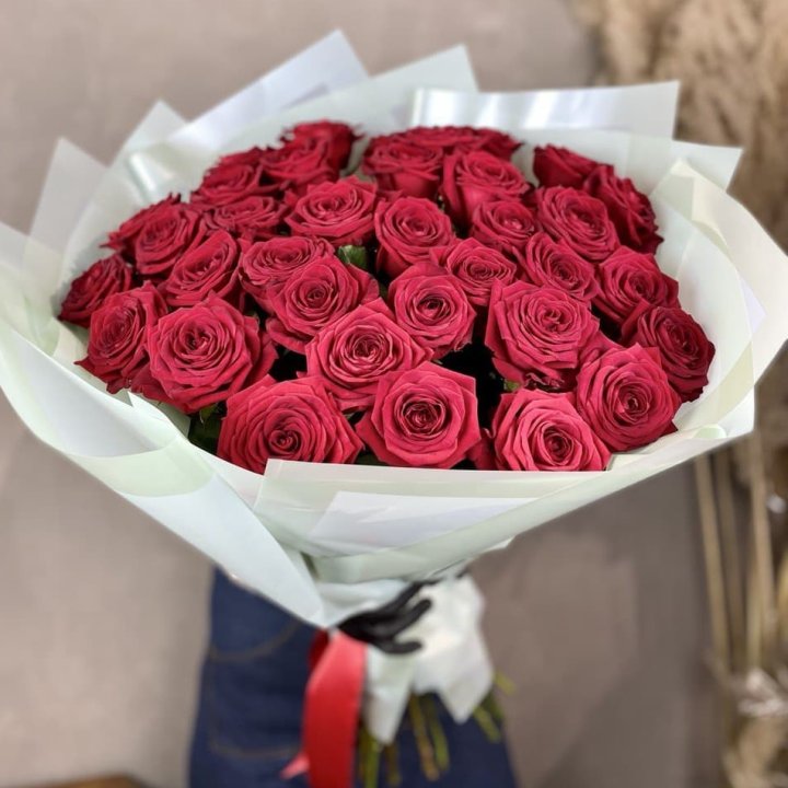 37 красных роз в Уфе