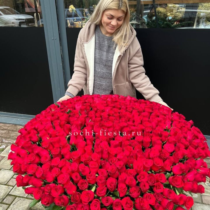 501 красная роза в корзине в Уфе