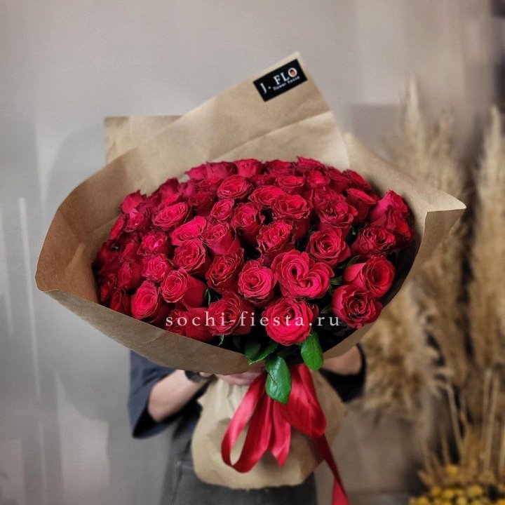 63 красных роз вайт в Уфе