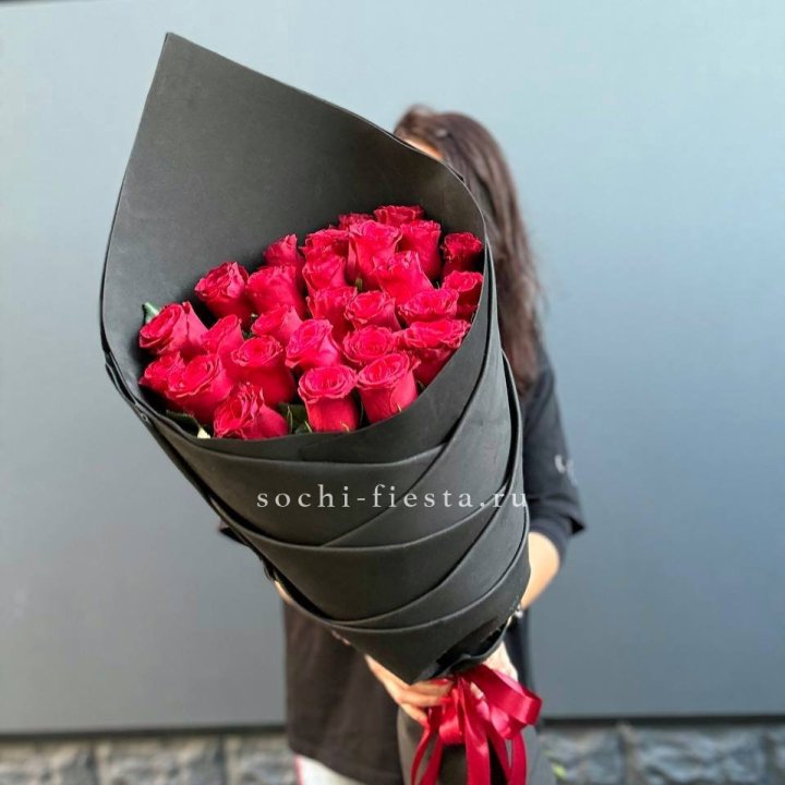25 высоких красных роз в Уфе