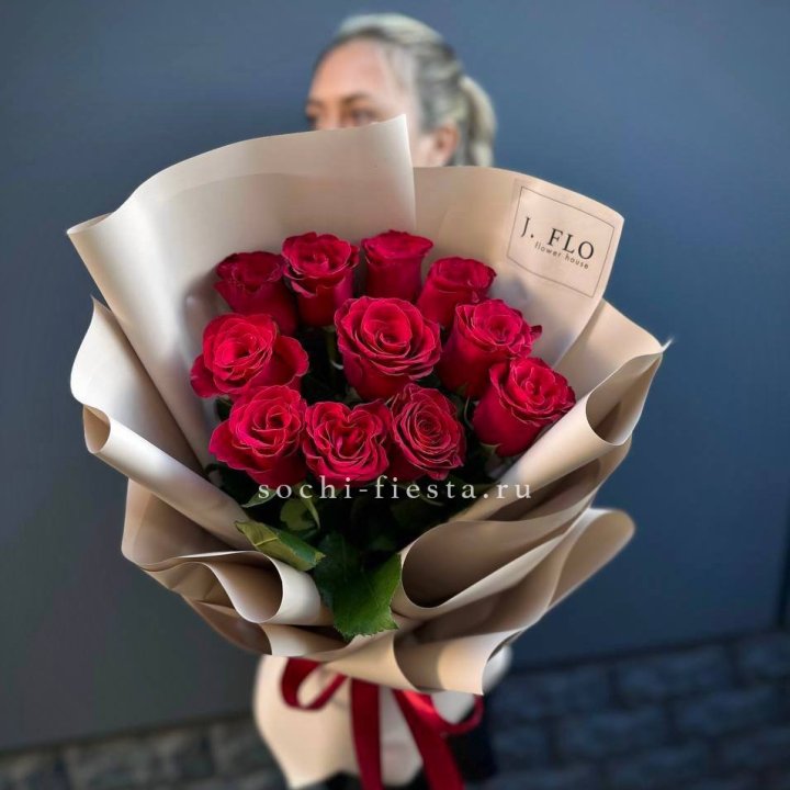 Букет красных роз "Наоми" в Уфе