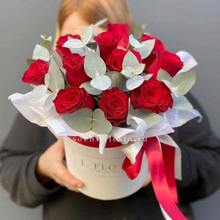 11 роз в шляпной коробке в Уфе