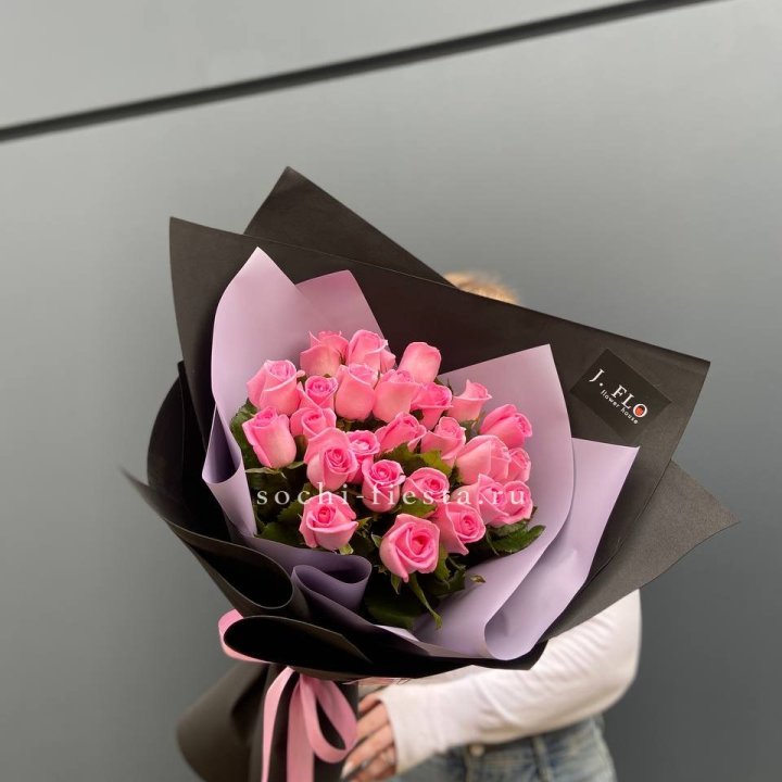 19 розовых роз  в Уфе