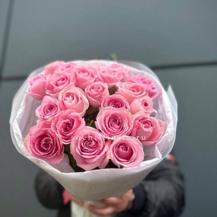 21 Розовая роза в белом в Уфе