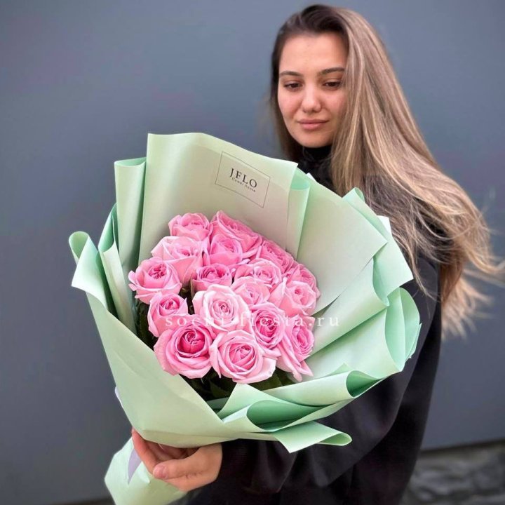 17 розовых роз в Уфе