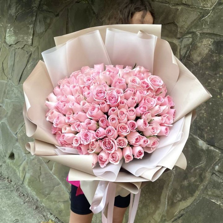 101 нежно-розовая роза Каролина  в Уфе