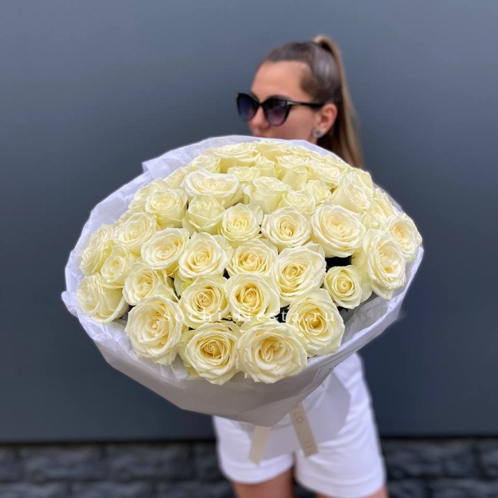 51 белая роза  в Уфе