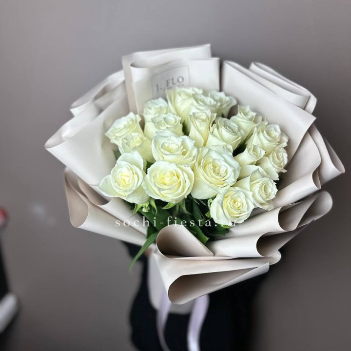 19 белых роз  в Уфе