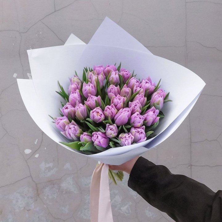 35 сиреневых тюльпанов в Уфе