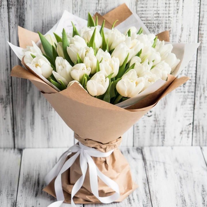 25 белых тюльпанов в Уфе