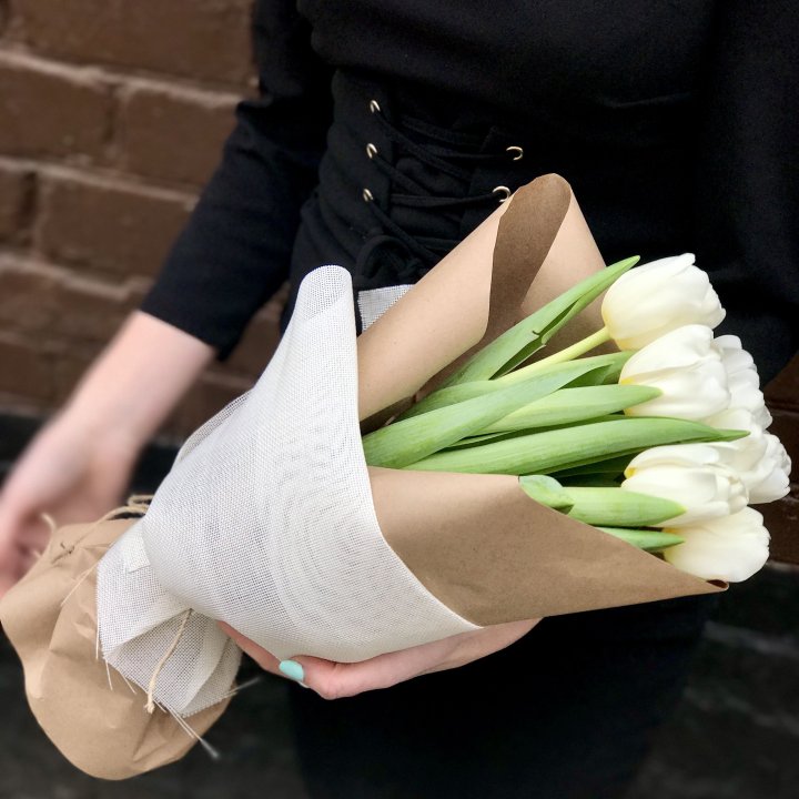 Букет белых тюльпанов в Уфе